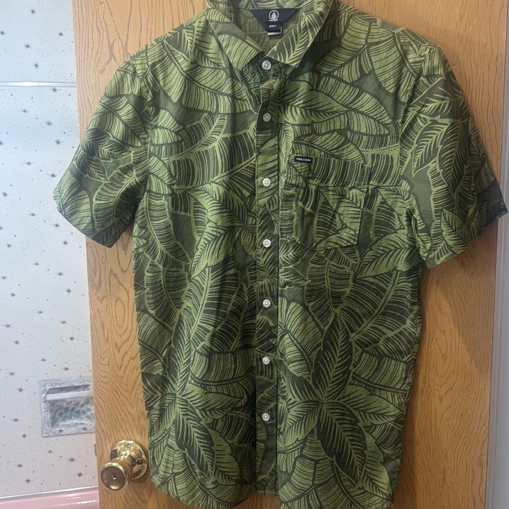 Men’s Volcom green print button up cotton shirt